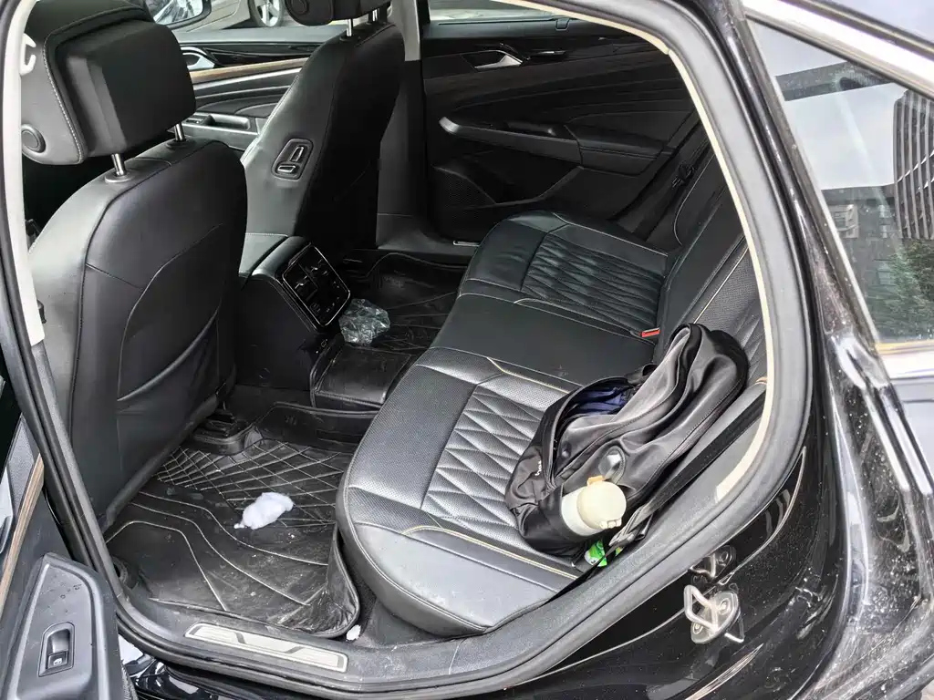 VOLKSWAGEN PASSAT 2020