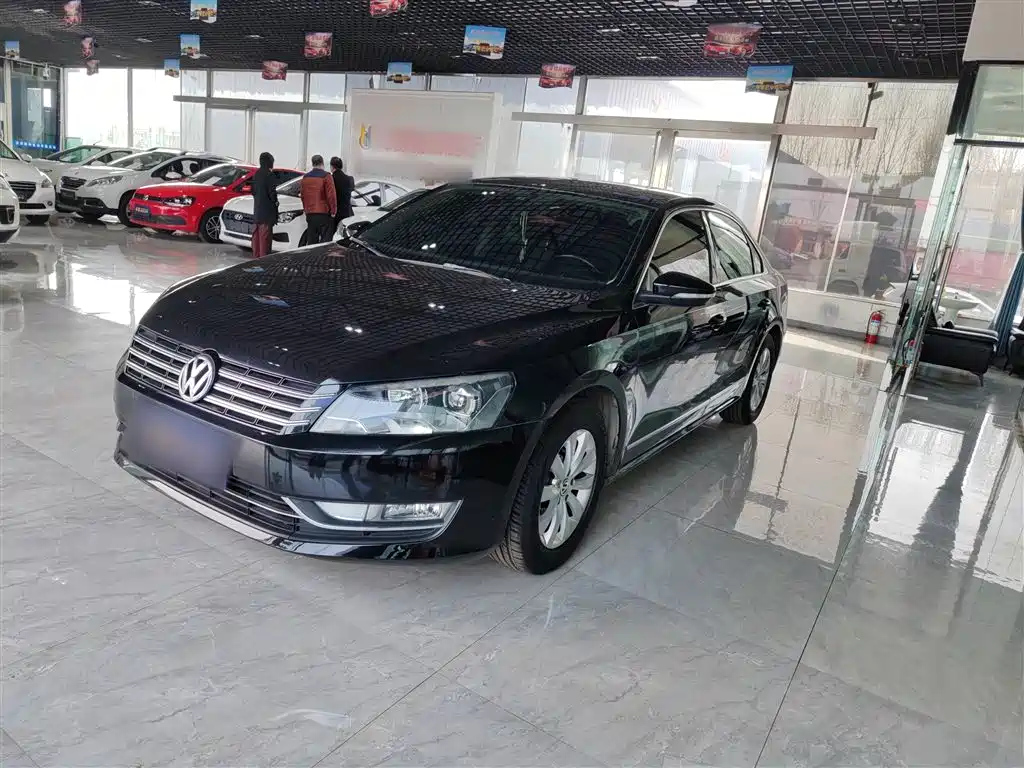 VOLKSWAGEN PASSAT 2013