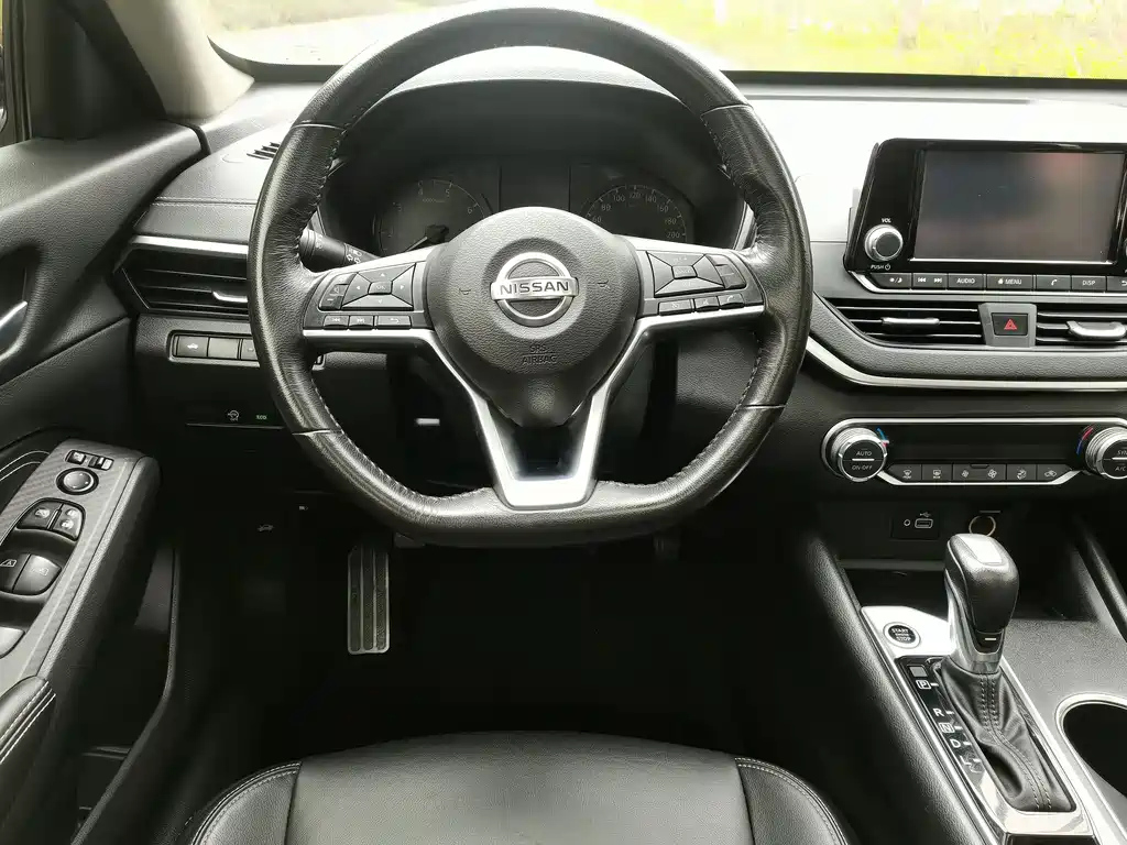 NISSAN TEANA 2019