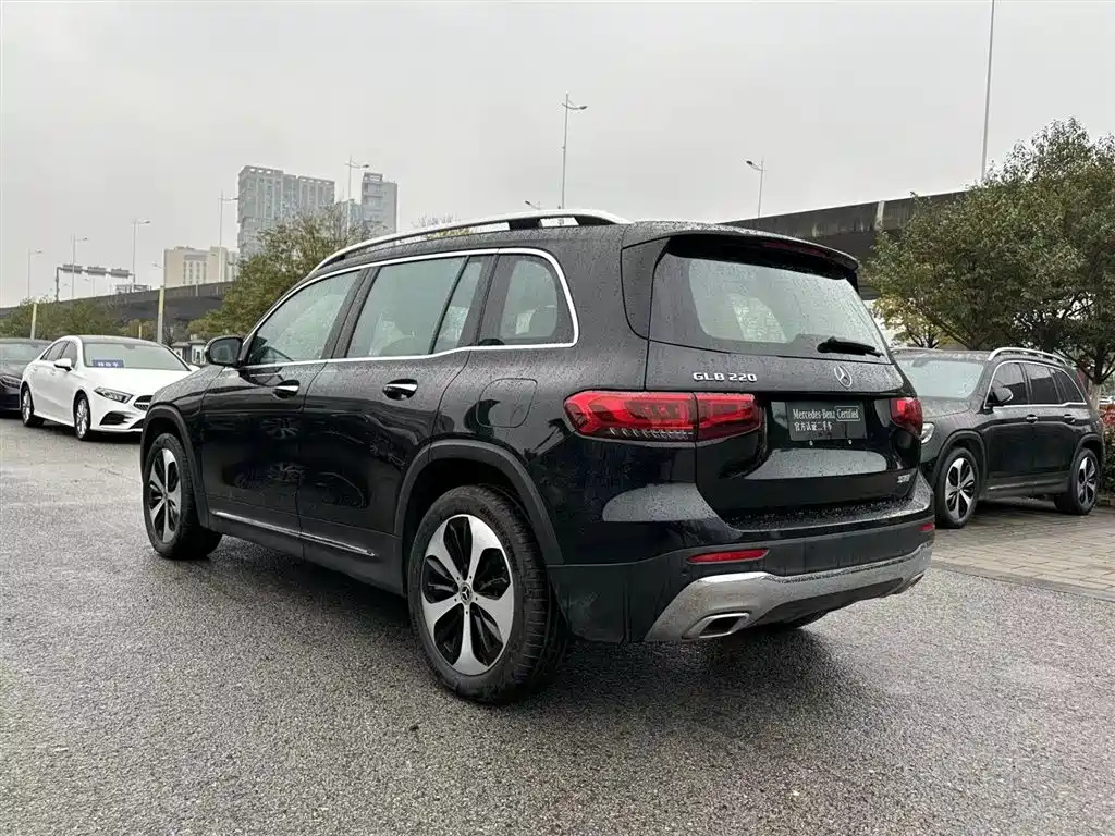 MERCEDES BENZ GLB 2022