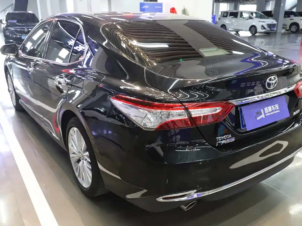 TOYOTA CAMRY 2018
