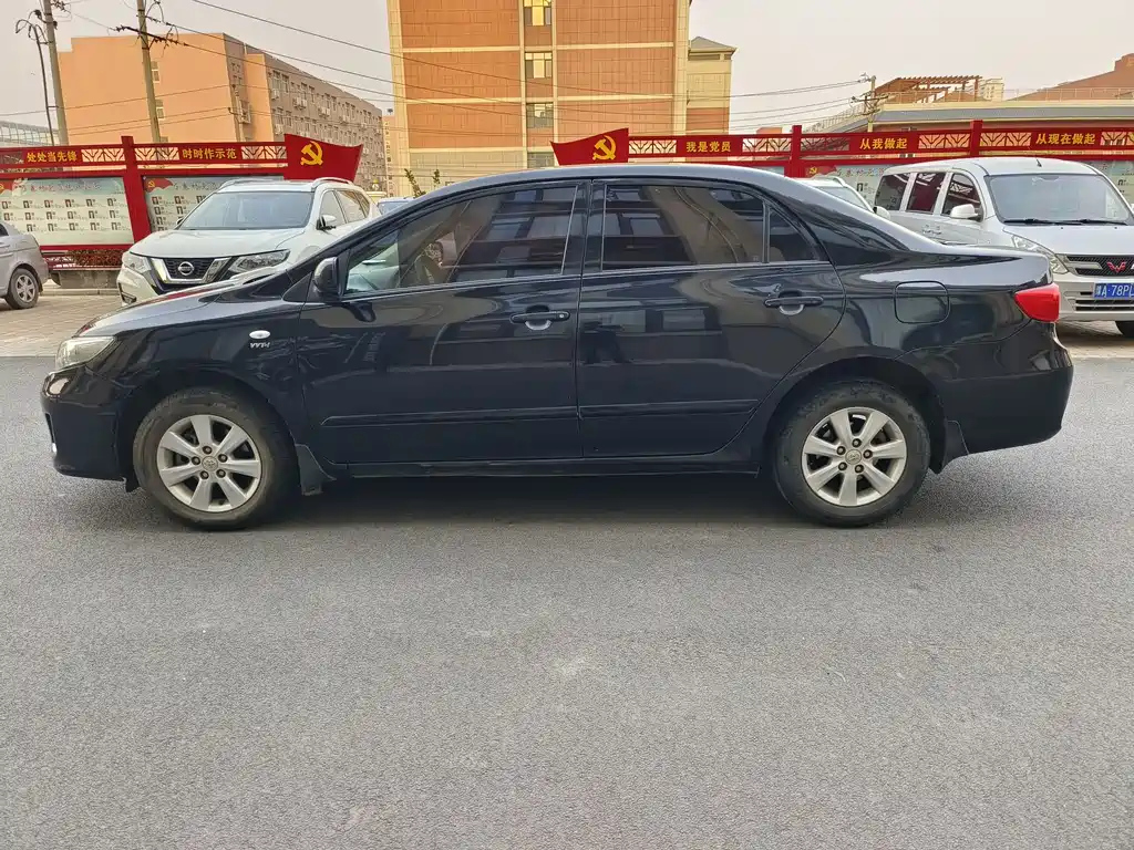 TOYOTA COROLLA 2010