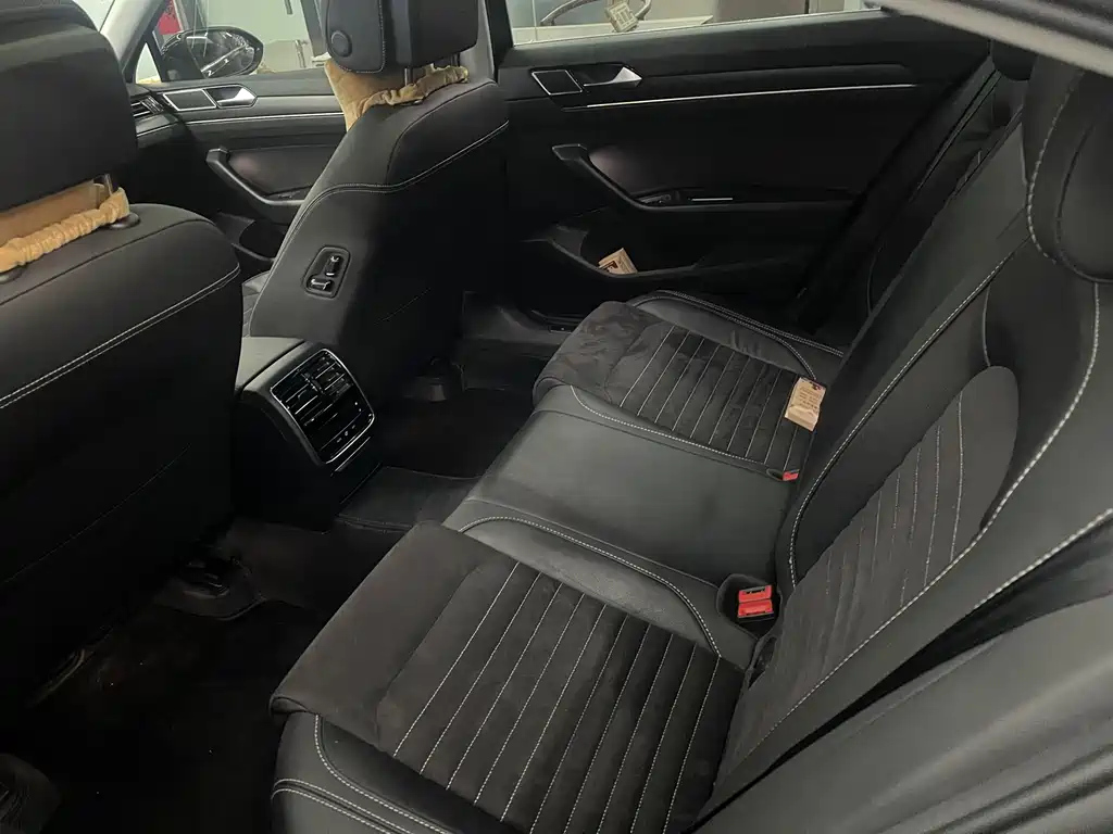 VOLKSWAGEN MAGOTAN 2021