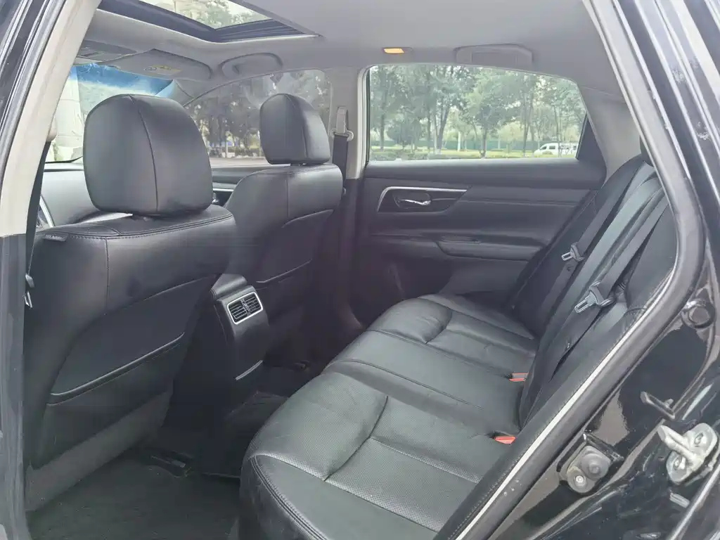 NISSAN TEANA 2016