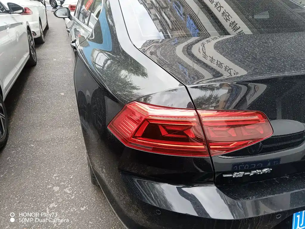 VOLKSWAGEN MAGOTAN 2021