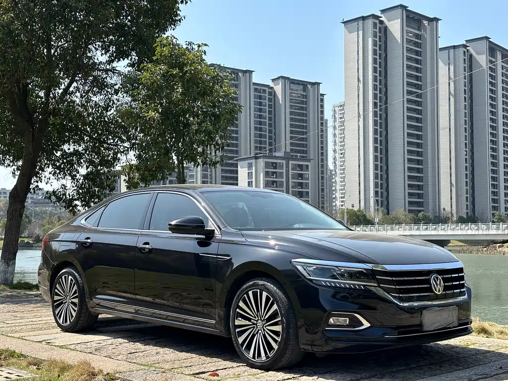 VOLKSWAGEN PASSAT 2020