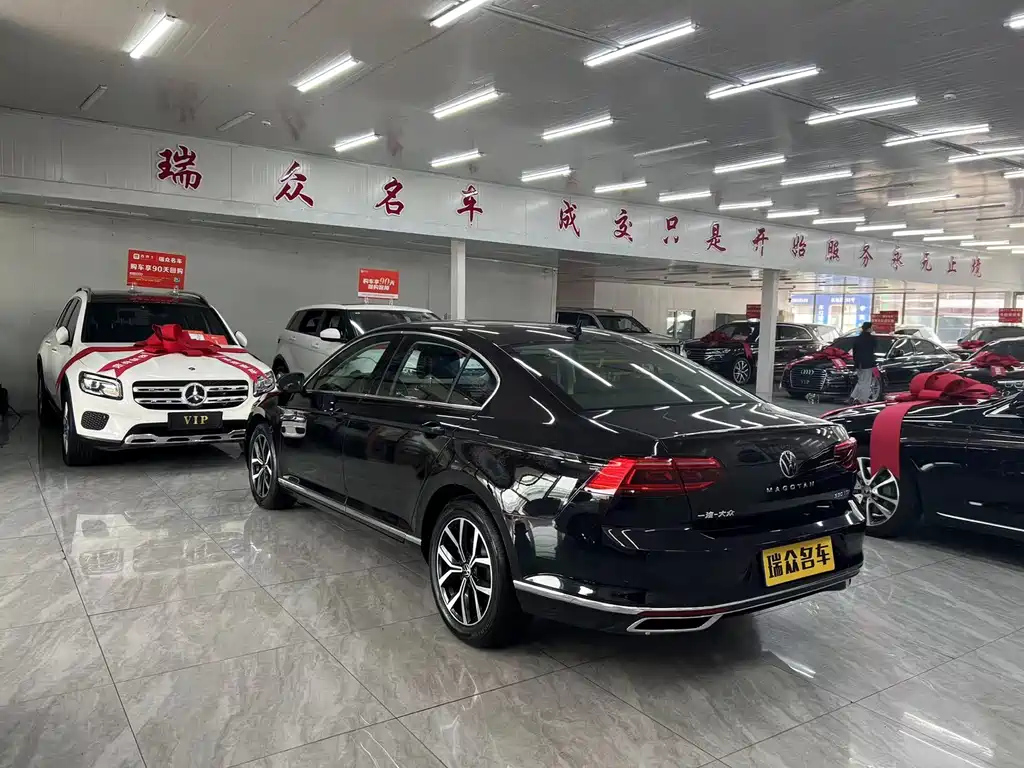 VOLKSWAGEN MAGOTAN 2022