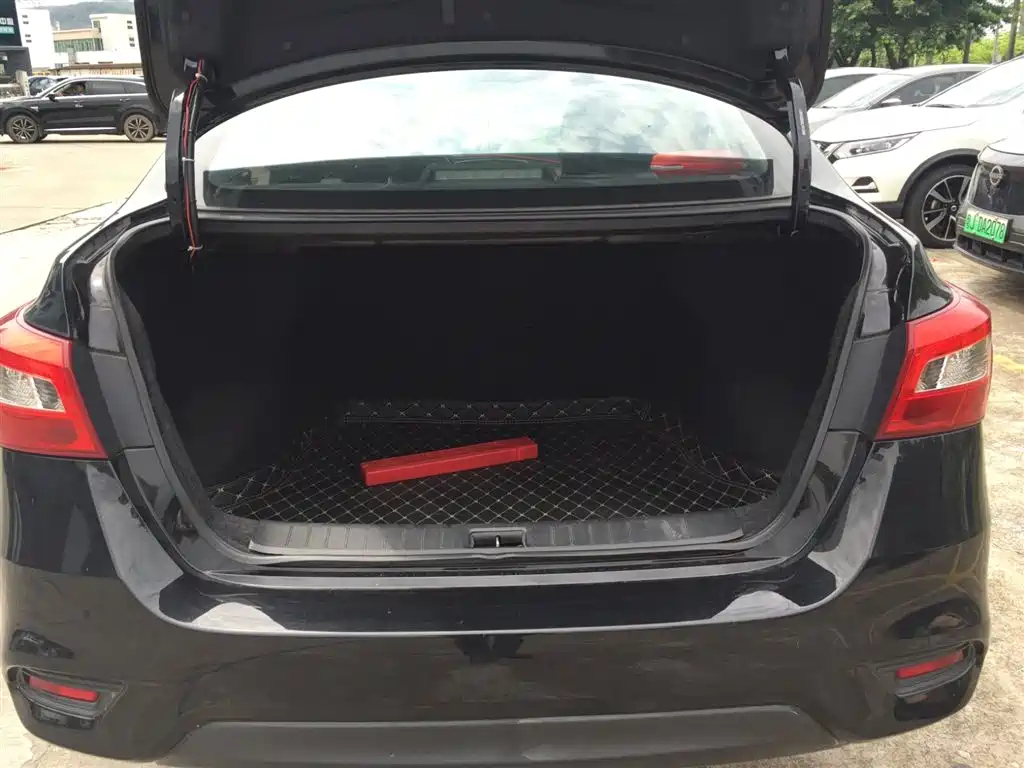 NISSAN SYLPHY 2020