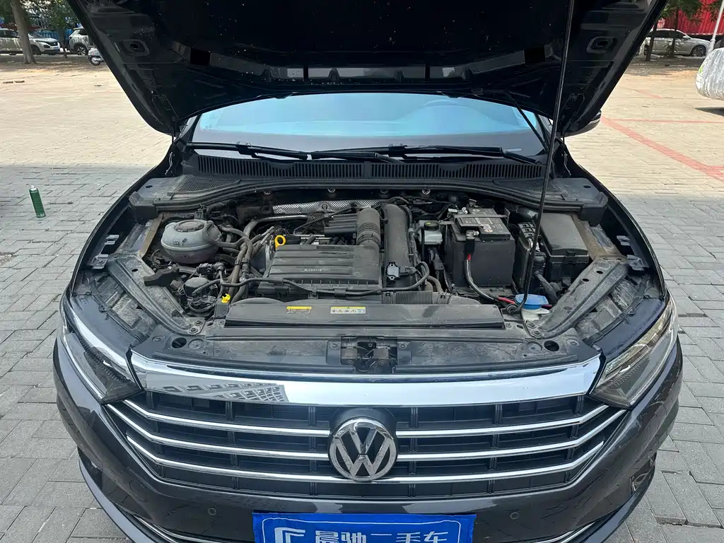 VOLKSWAGEN SAGITAR 2021