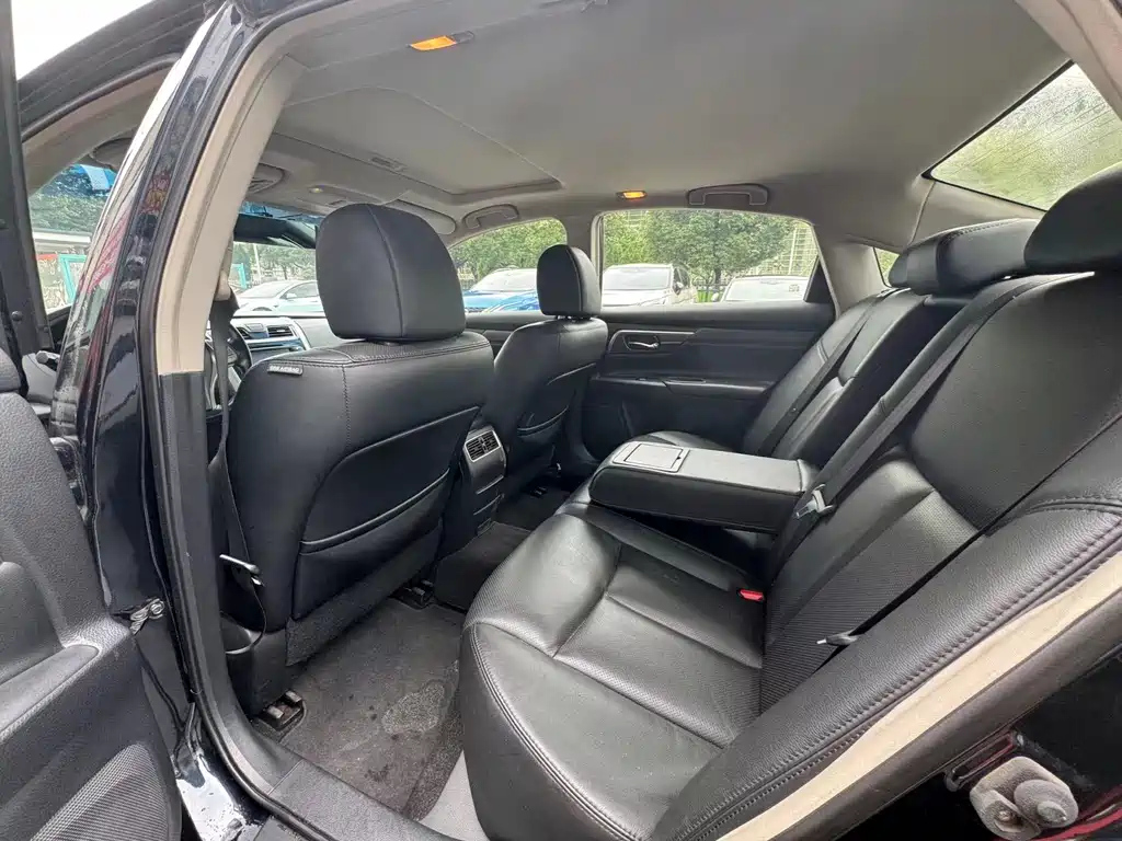 NISSAN TEANA 2013