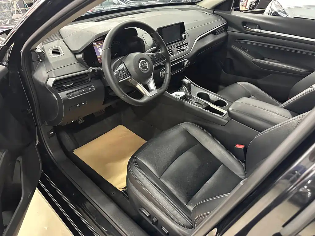 NISSAN TEANA 2019