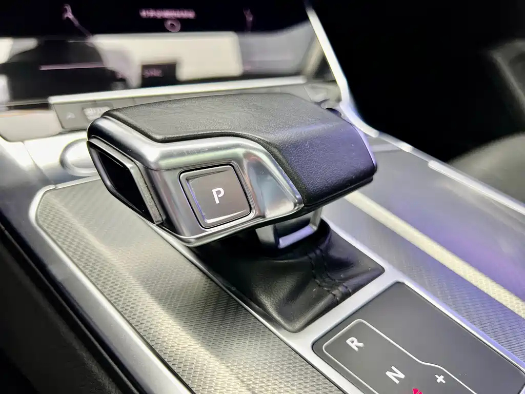 AUDI A6L 2020
