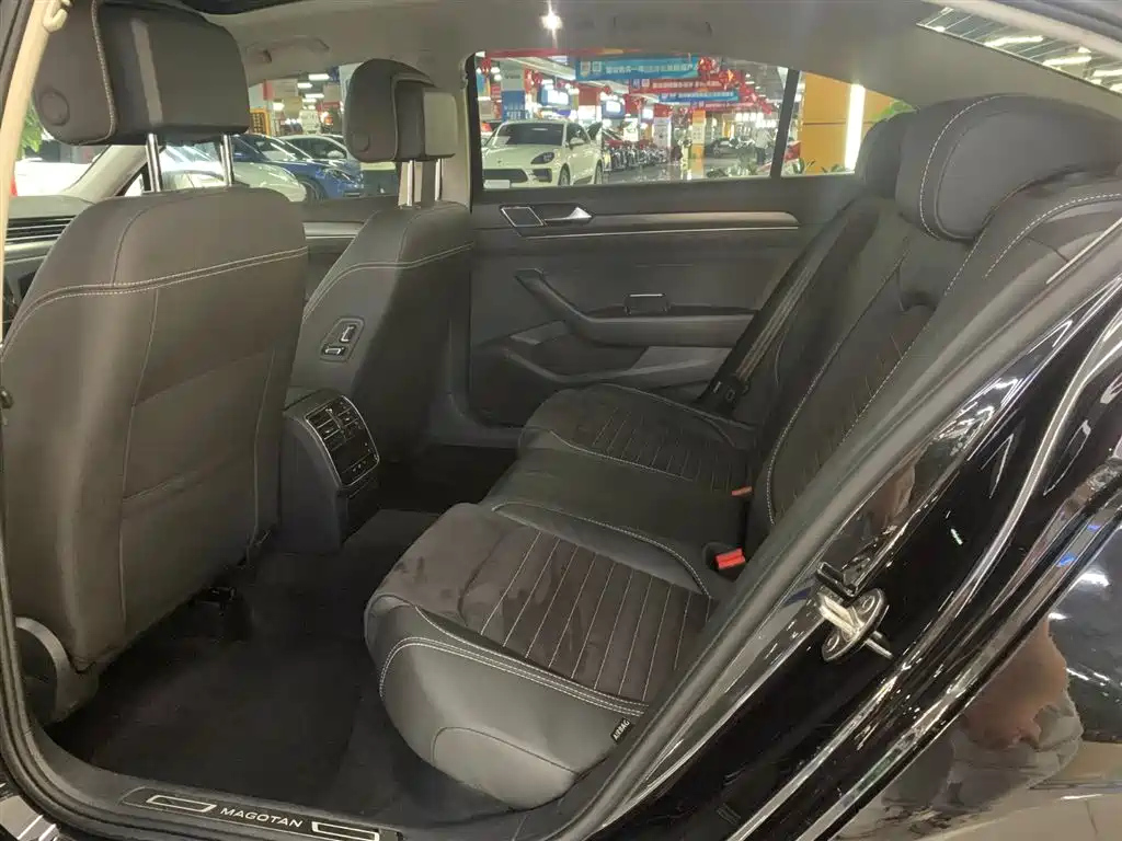 VOLKSWAGEN MAGOTAN 2020