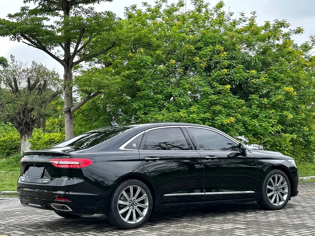 FORD TAURUS 2021