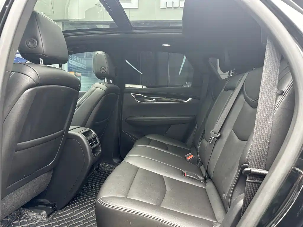 CADILLAC XT5 2021