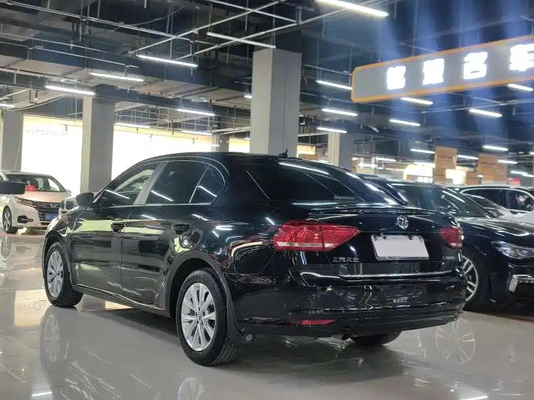 VOLKSWAGEN LAVIDA 2017