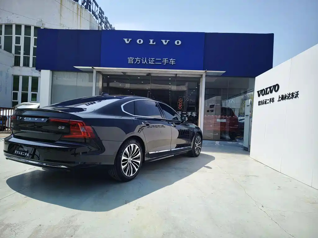 VOLVO S90 2022