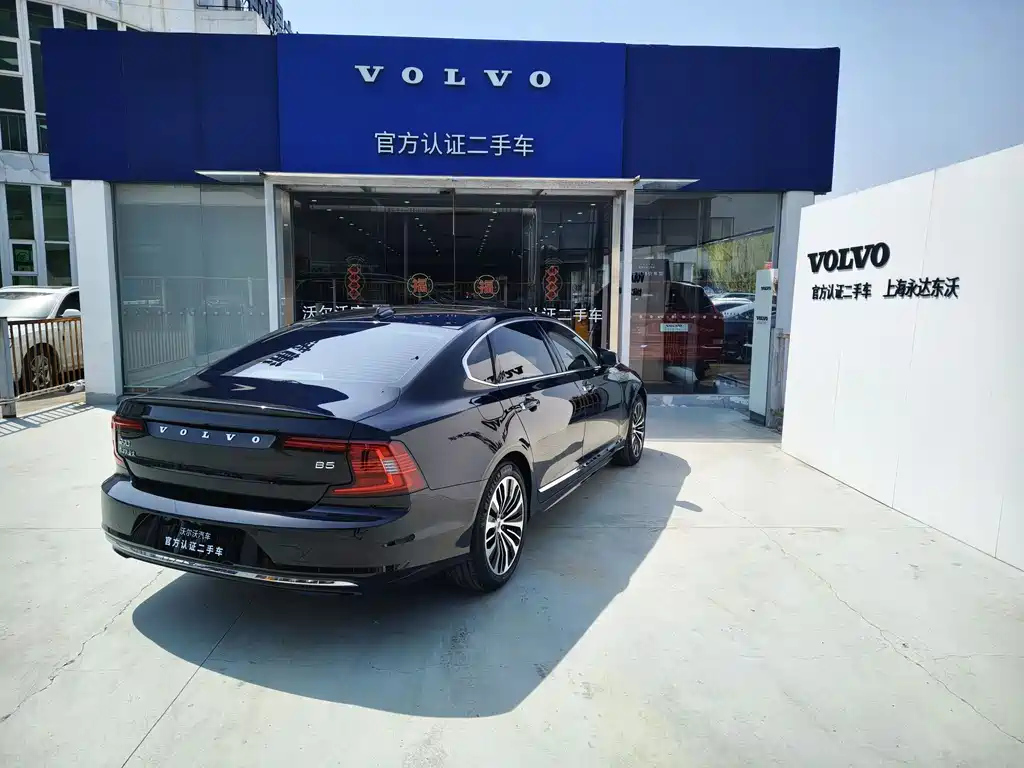 VOLVO S90 2022