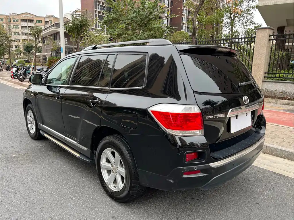 TOYOTA HIGHLANDER 2015