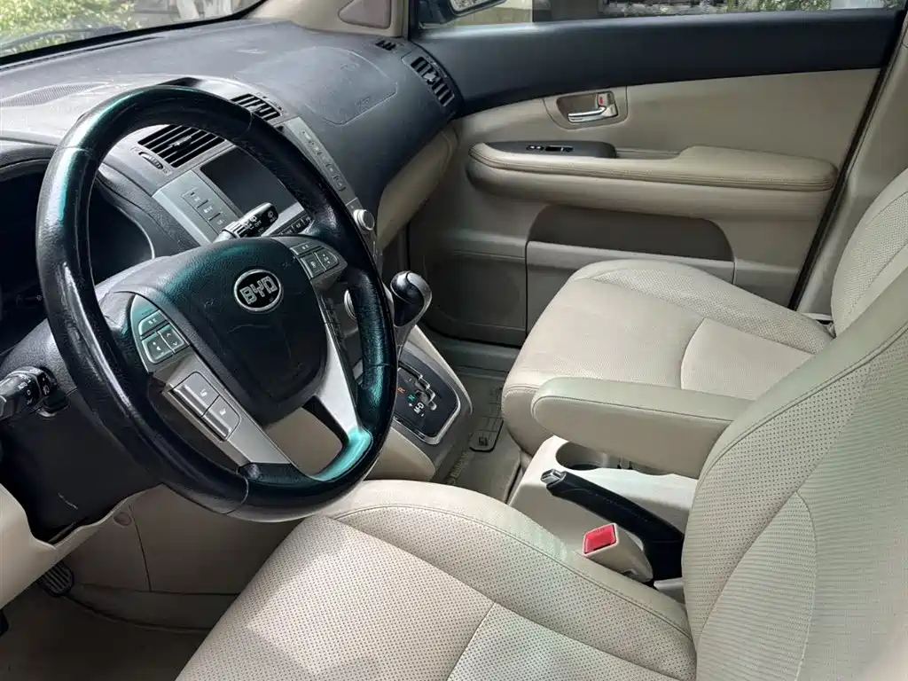 BYD S6 2012