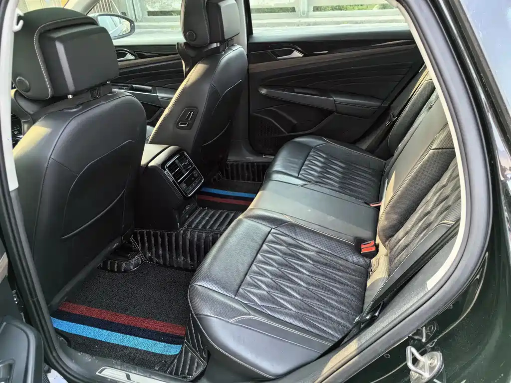 VOLKSWAGEN PASSAT 2020