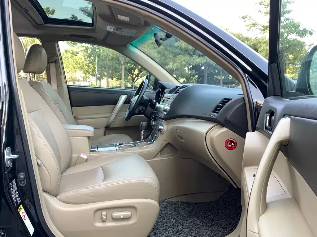 TOYOTA HIGHLANDER 2013