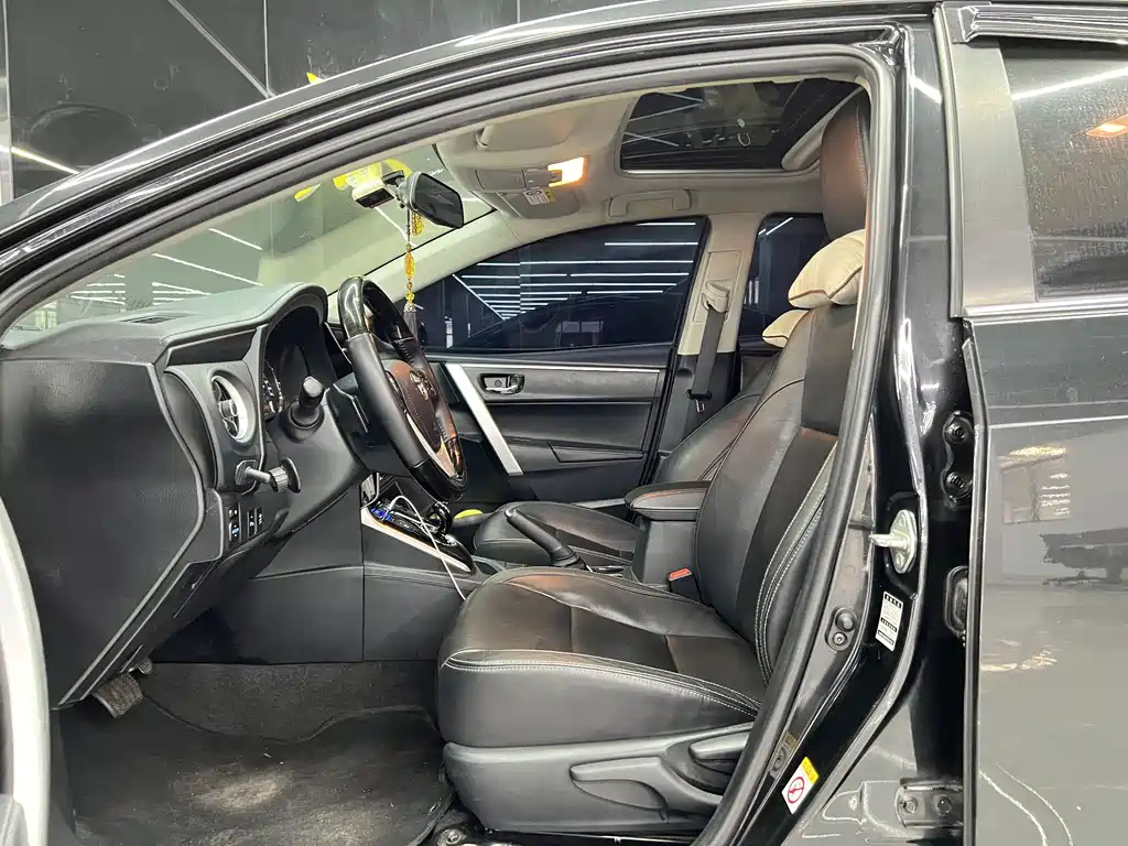 TOYOTA COROLLA 2018