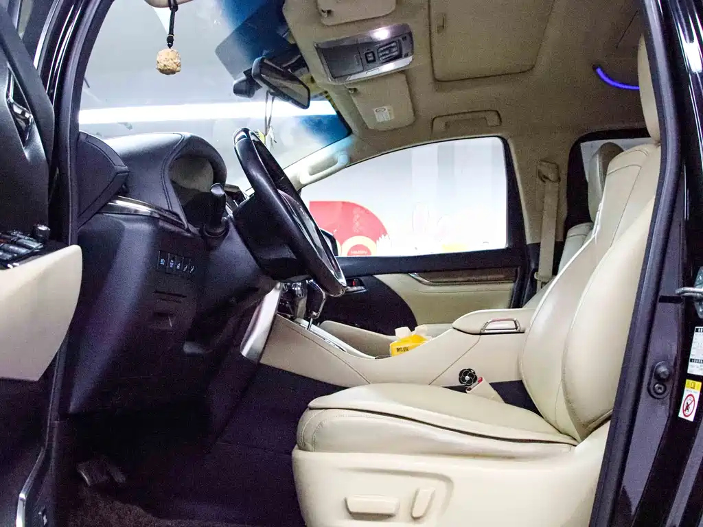 TOYOTA ALPHARD 2015
