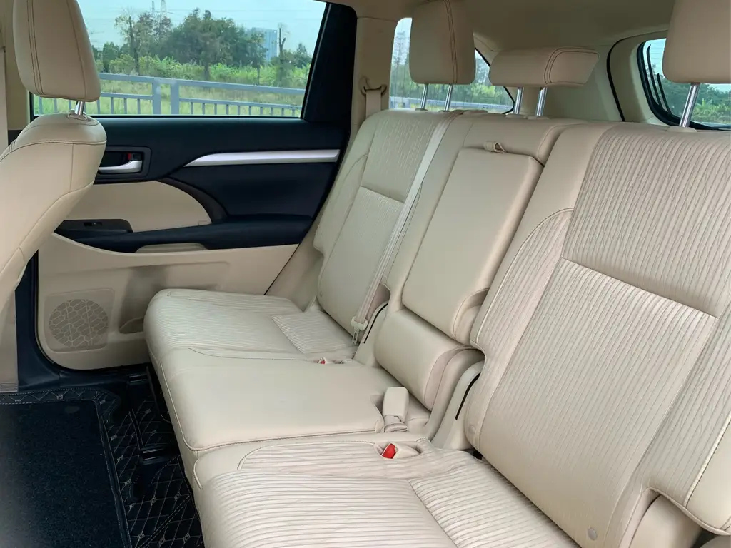 TOYOTA HIGHLANDER 2020