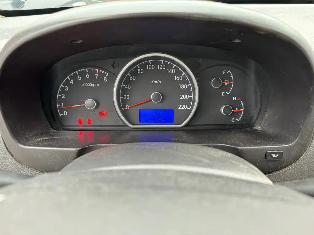 HYUNDAI CELESTA 2011