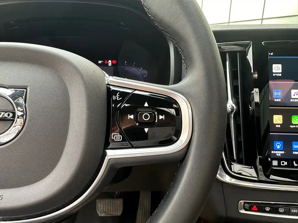 VOLVO S90 2022