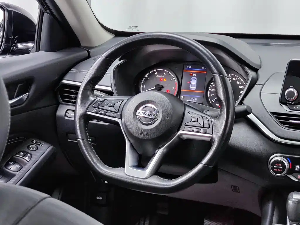 NISSAN TEANA 2019