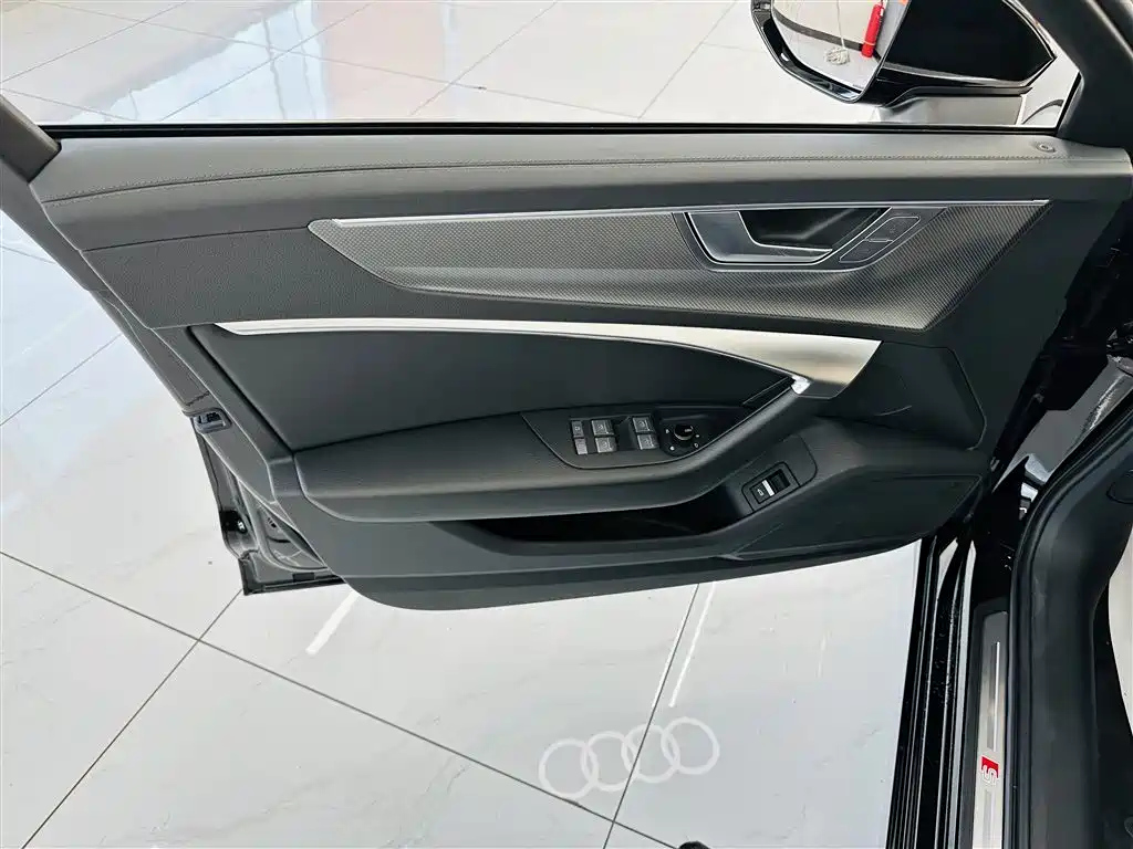 AUDI A6L 2023