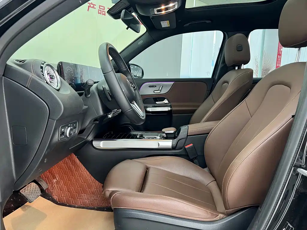 MERCEDES BENZ GLB 2023