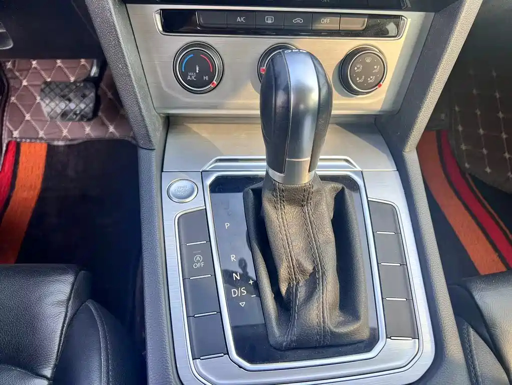 VOLKSWAGEN MAGOTAN 2020