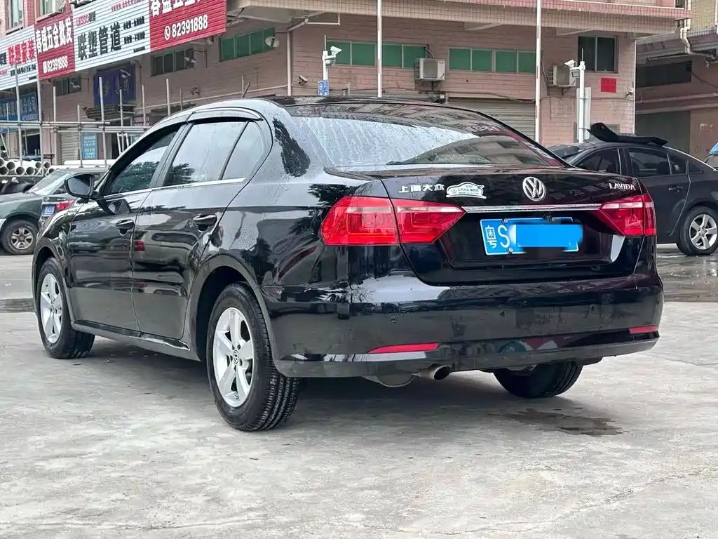 VOLKSWAGEN LAVIDA 2012