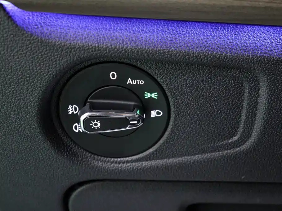 VOLKSWAGEN PASSAT 2020