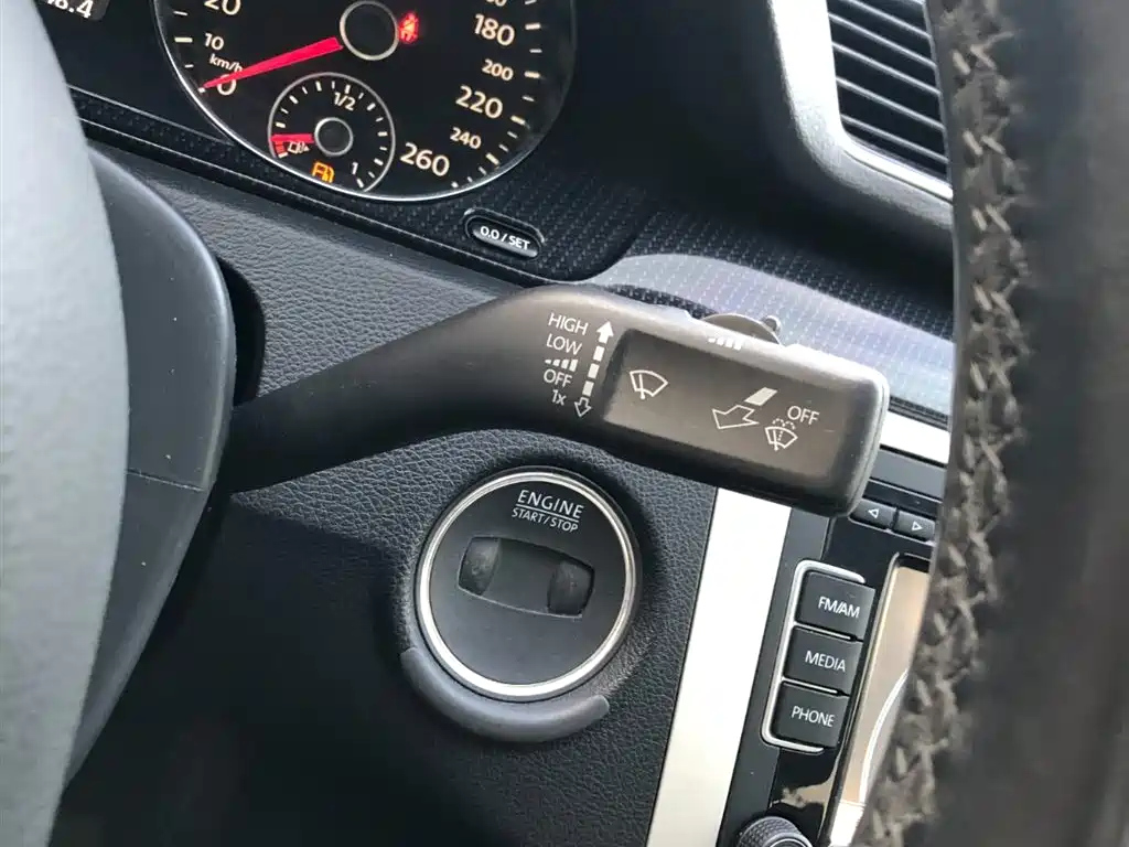VOLKSWAGEN MAGOTAN 2016