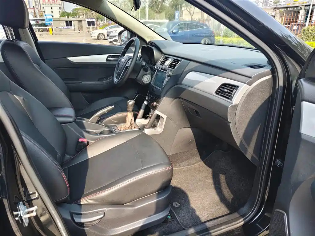 BAIC SENOVA X55 2016