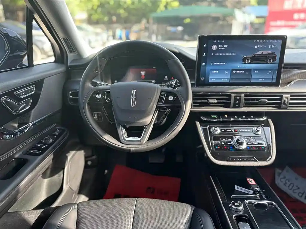 LINCOLN ADVENTURER 2022