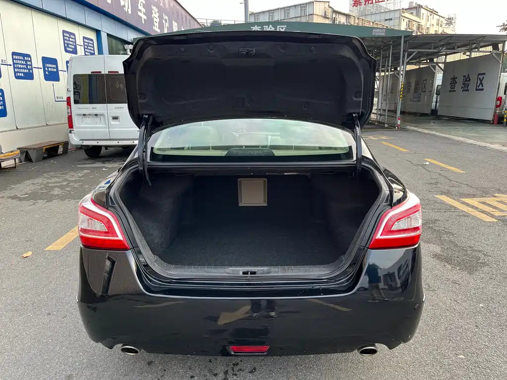 NISSAN TEANA 2016