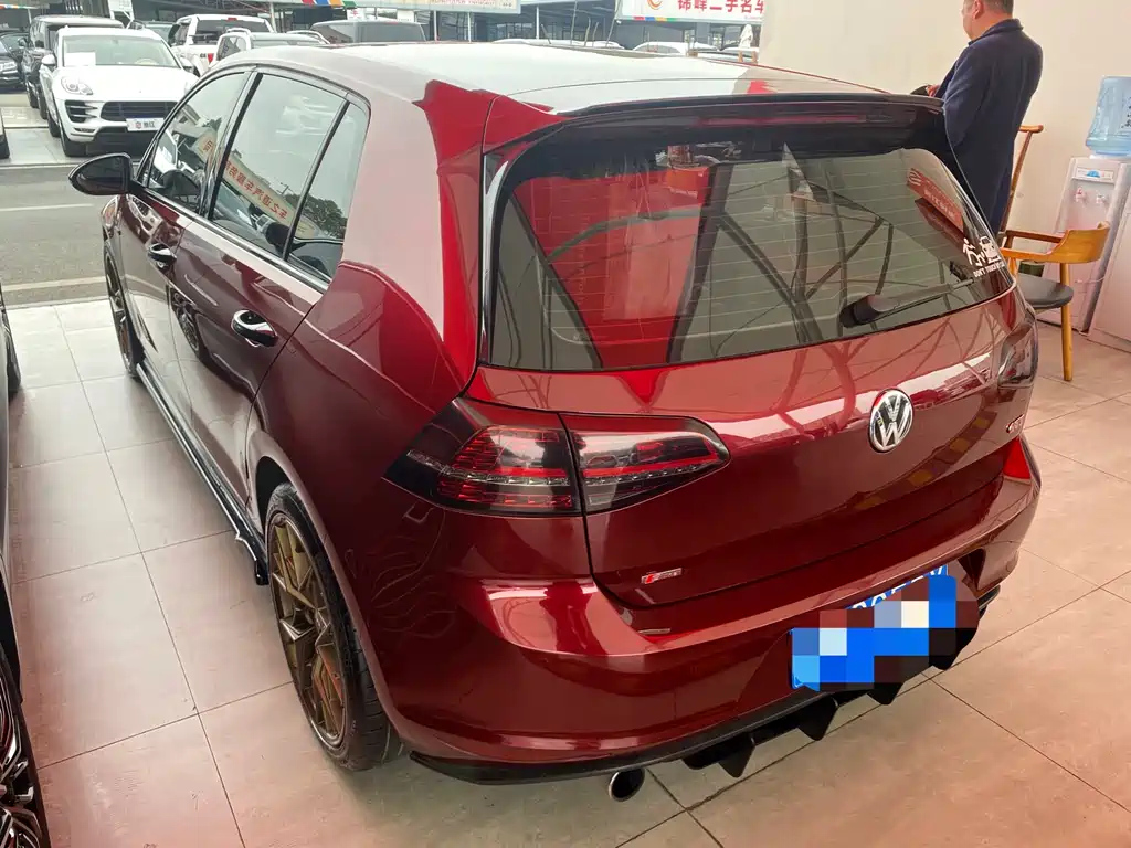 VOLKSWAGEN GOLF 2017