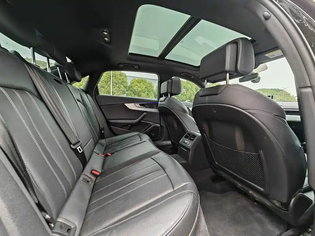 AUDI A4L 2022