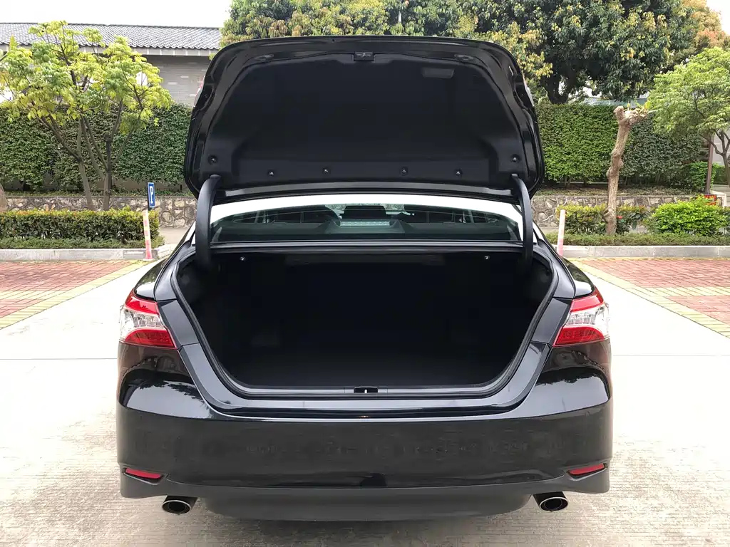 TOYOTA CAMRY 2023