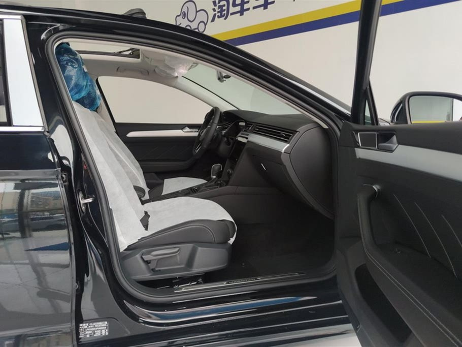 VOLKSWAGEN MAGOTAN 2023