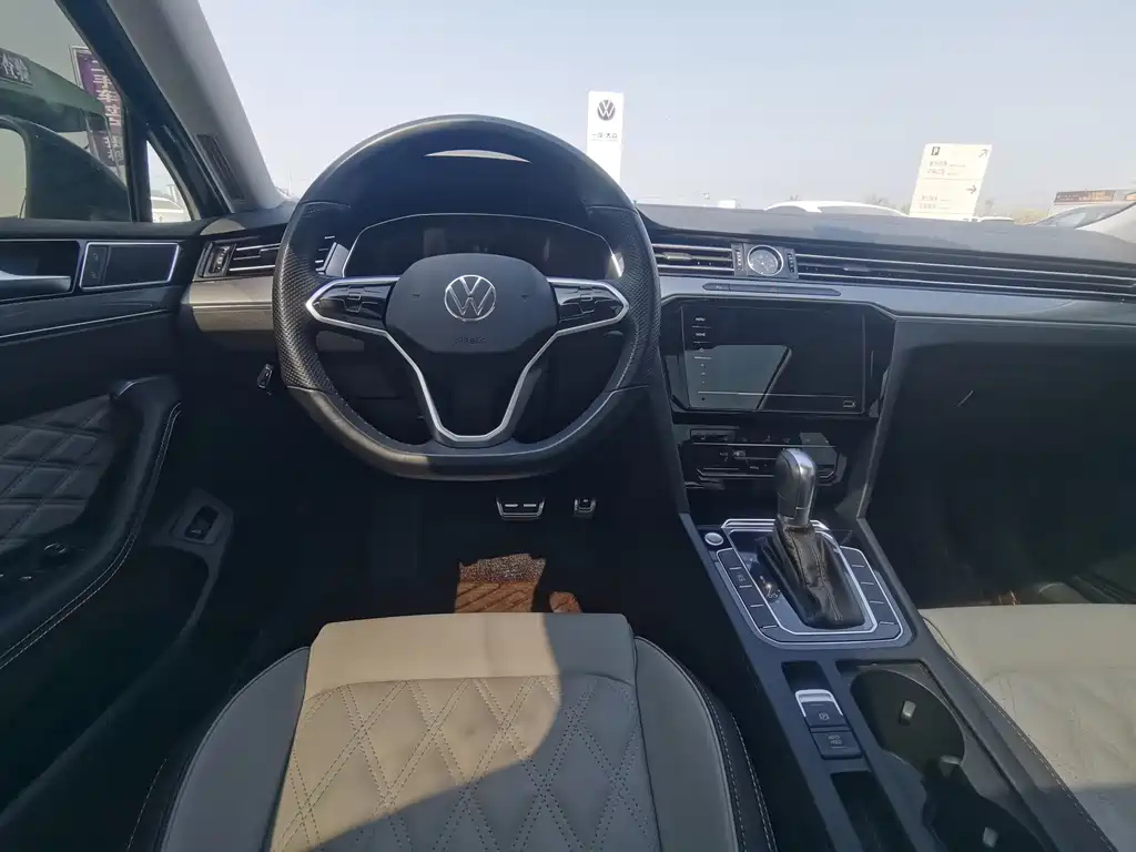 VOLKSWAGEN MAGOTAN 2022
