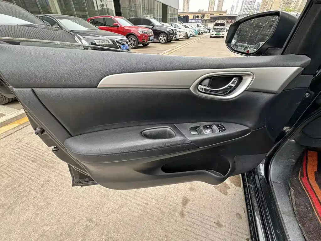 NISSAN SYLPHY 2019