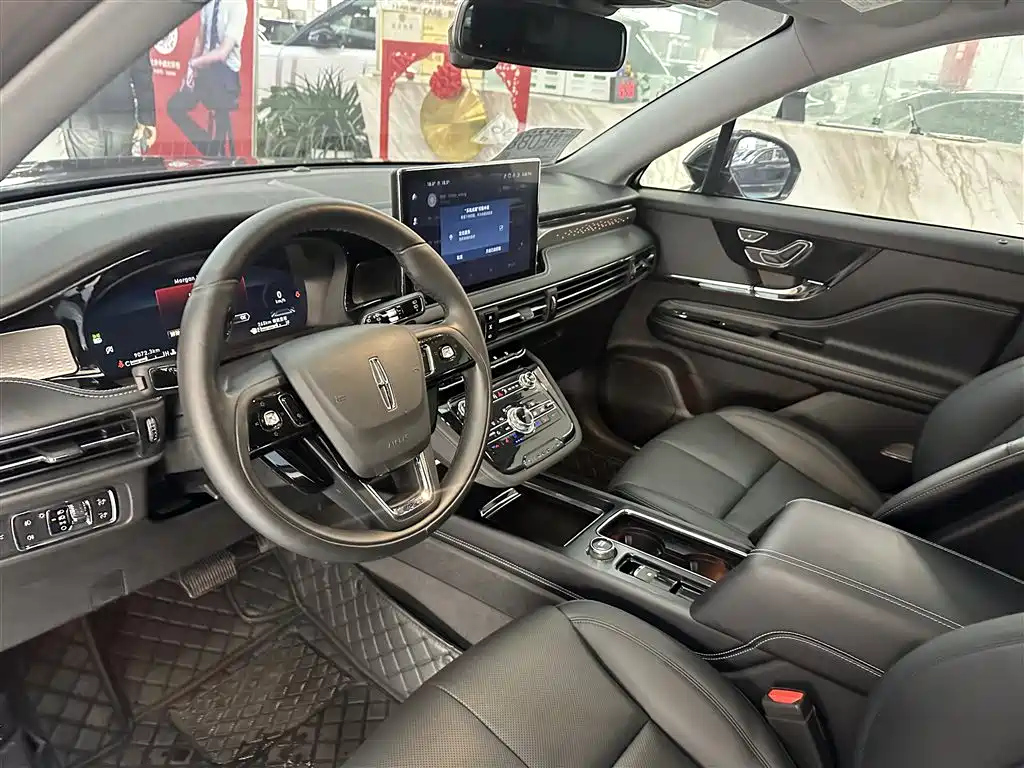 LINCOLN ADVENTURER 2022