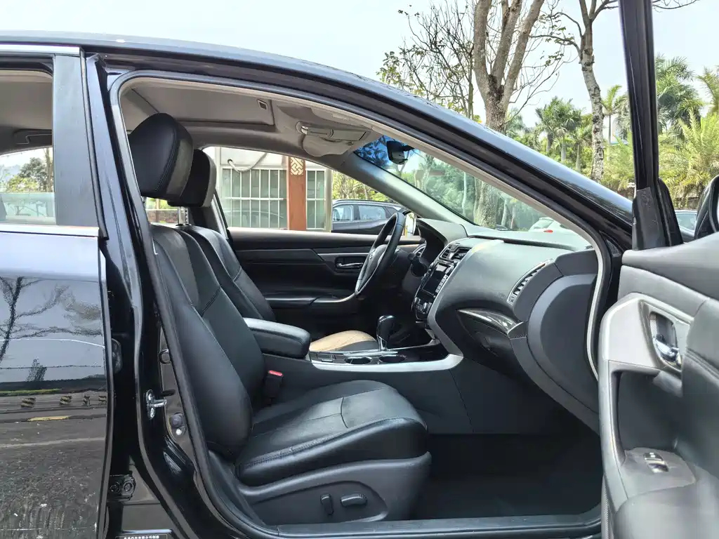 NISSAN TEANA 2014