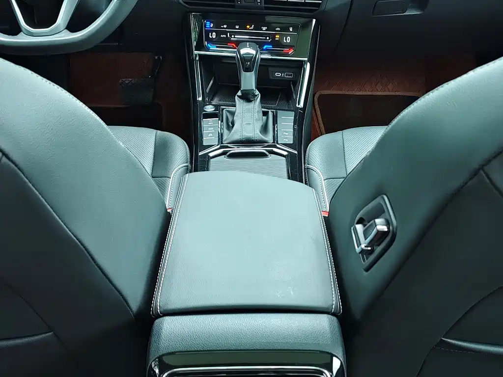 VOLKSWAGEN PASSAT 2022